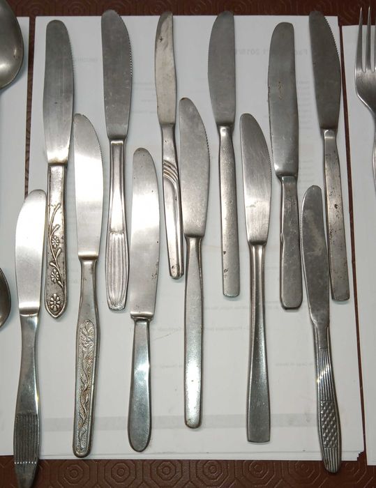Talheres soltos, lote de 36 peças, tudo utilizável, por 5€