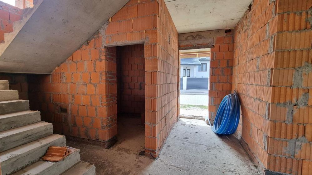 Продаж  окремостоячого  будинку  в затишному місці  с. Зубра біля лісу