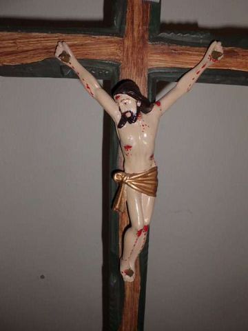 crucifixo de madeira artes da região Gandareza com mais de cem anos