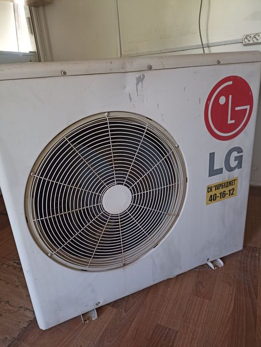 Продаются зовнішні блоки 2 шт. кондиціонерів характеристики на фото