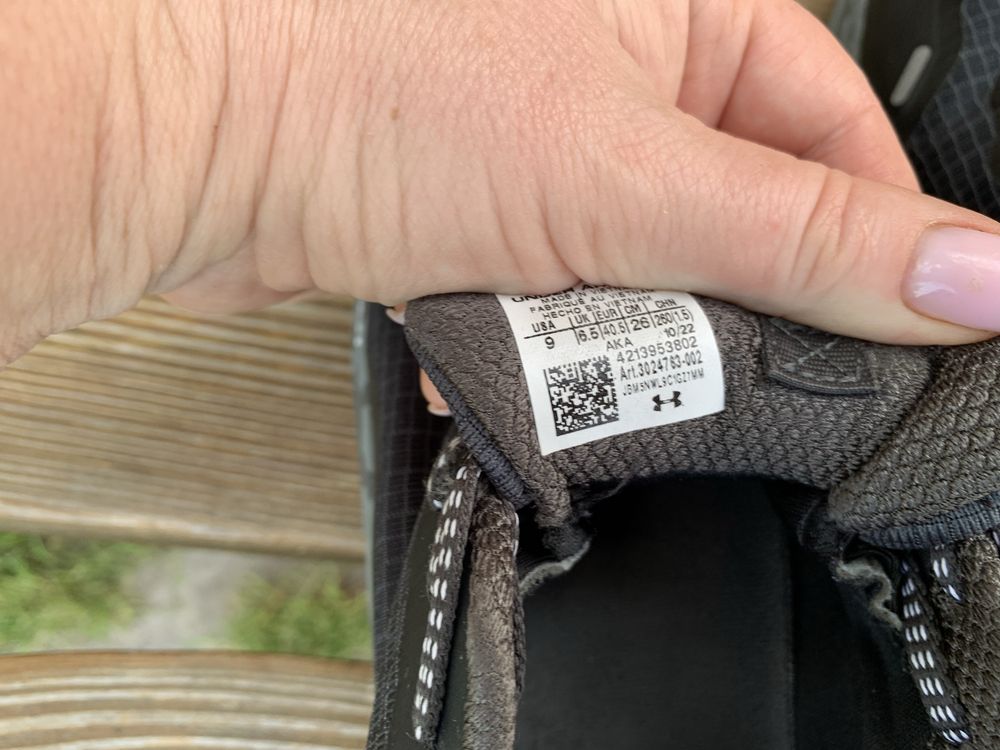 Under Armour w Charged бігові кросівки