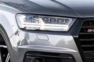 Reflektor Lampa Przód Przednia AUDI Q7