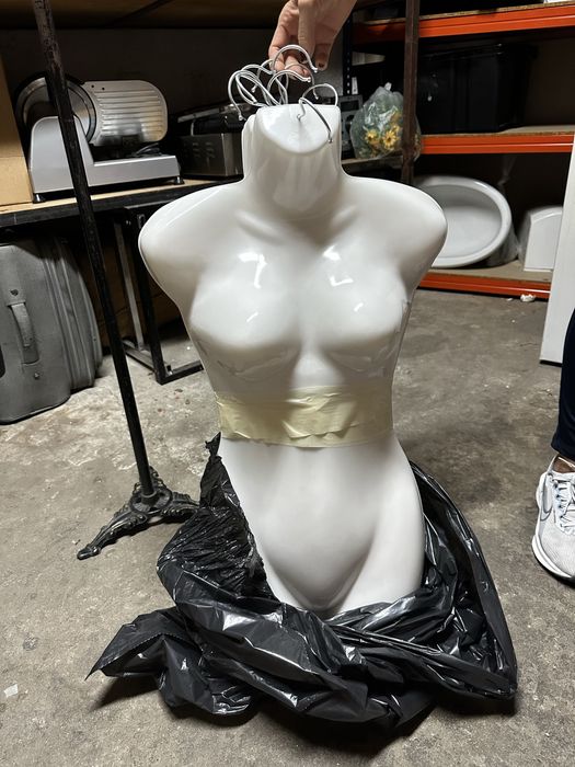 10 Manequins de Plástico com Gancho – Ótimo para Loja