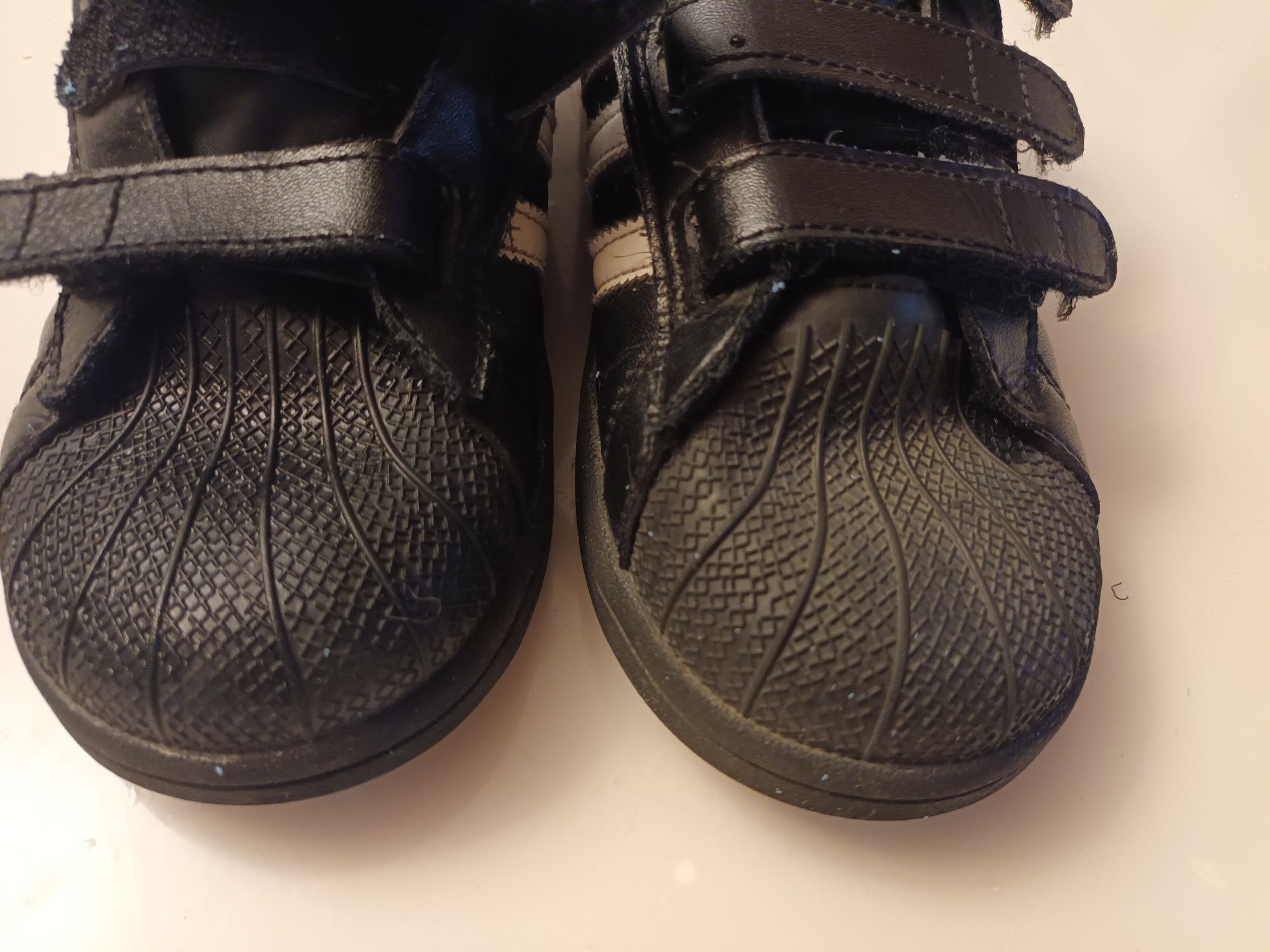 Продамо дітячи кросівки Adidas 33 розмір