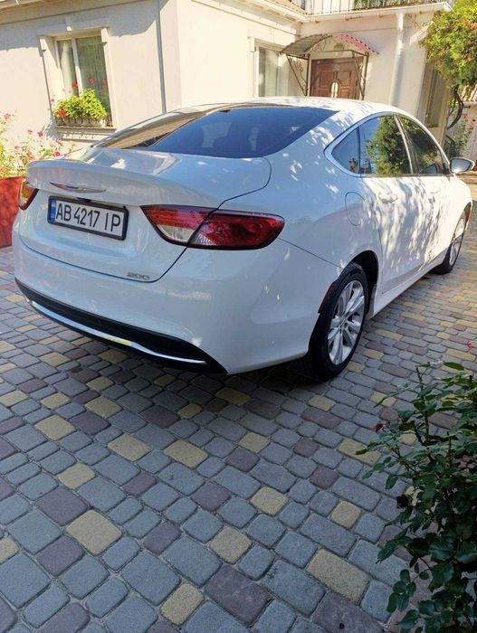 Авто  Chrysler 200