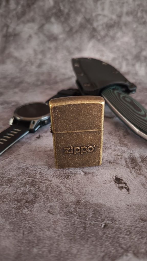 Продам запальничку Zippo