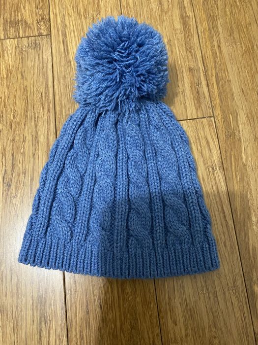 Niebieska czapka dziecięca z pomponem