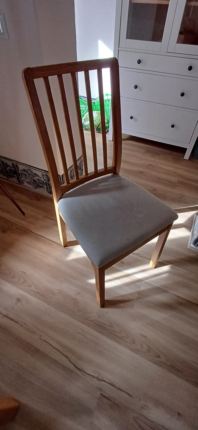 Mesa + 4 Cadeiras