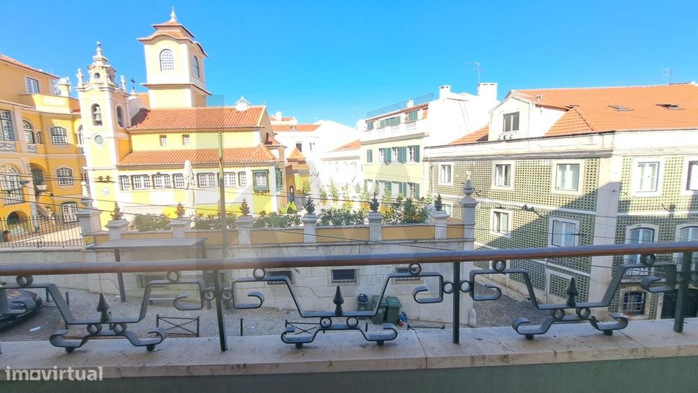 Apartamento T4  + 1 com varanda e arrecadação na Lapa