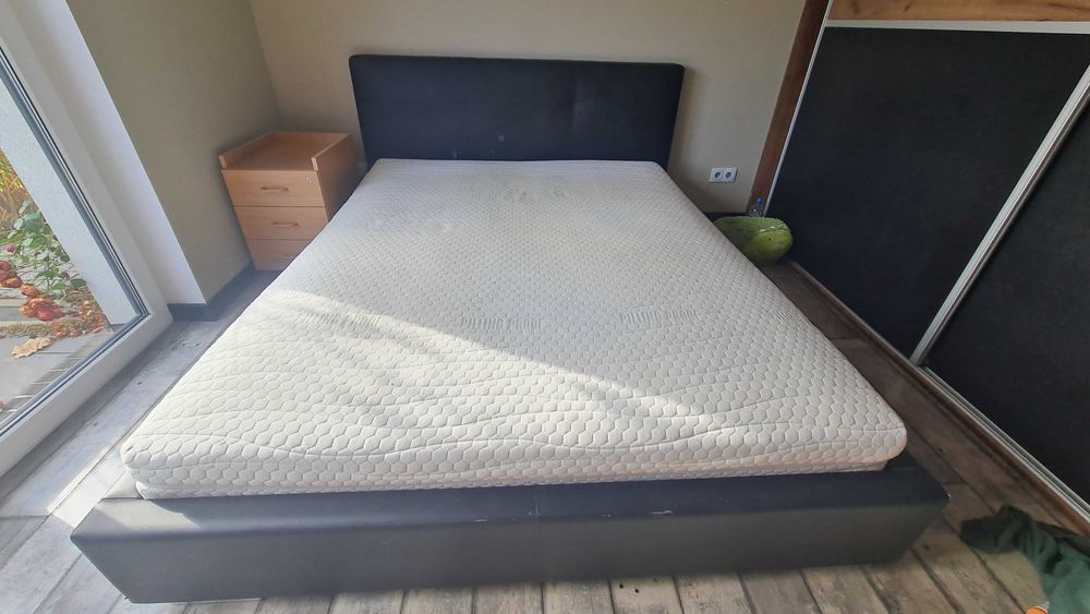 Łóżko małżeńskie 160×200