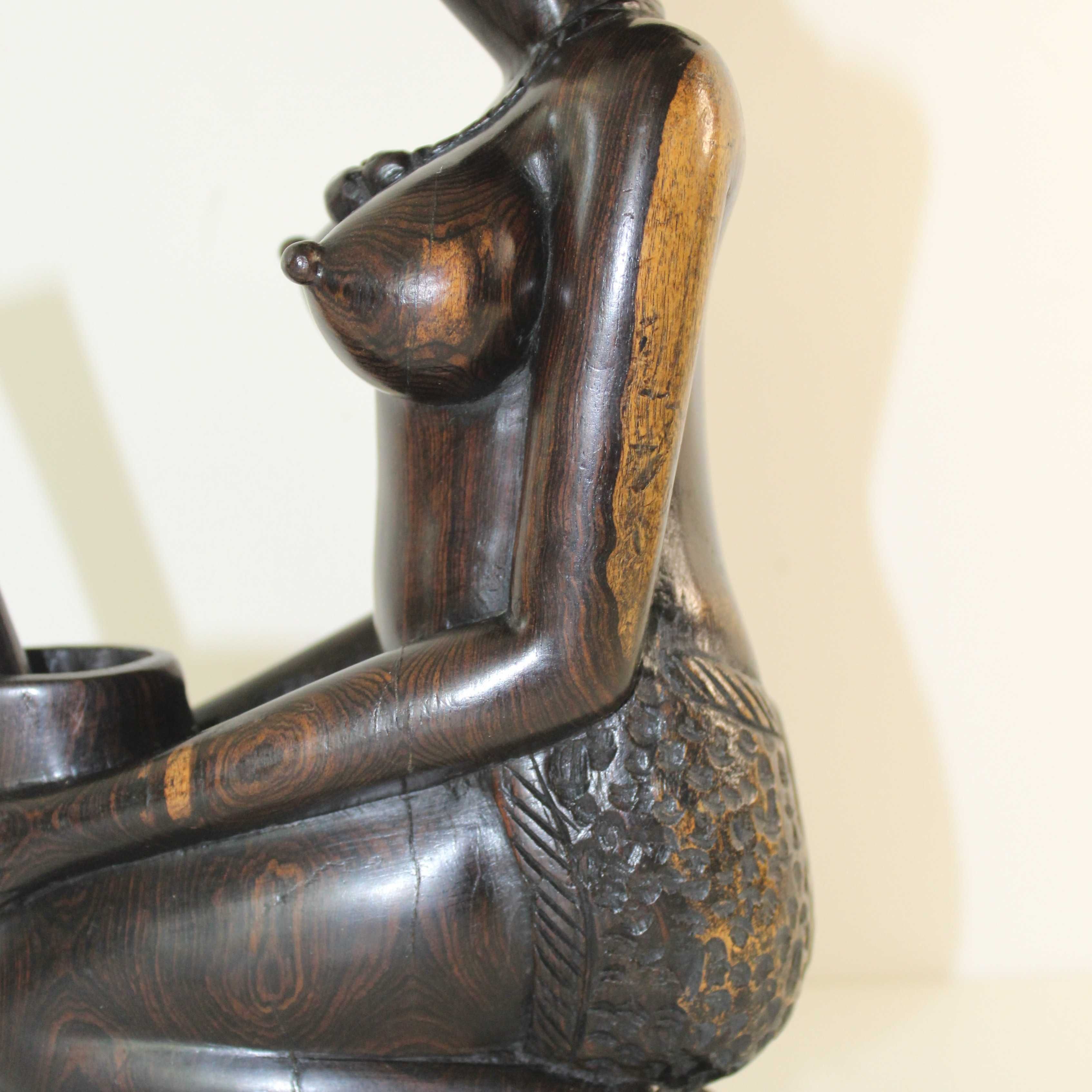 Escultura Africana - Mulher do Pilão - 1963 - Angola