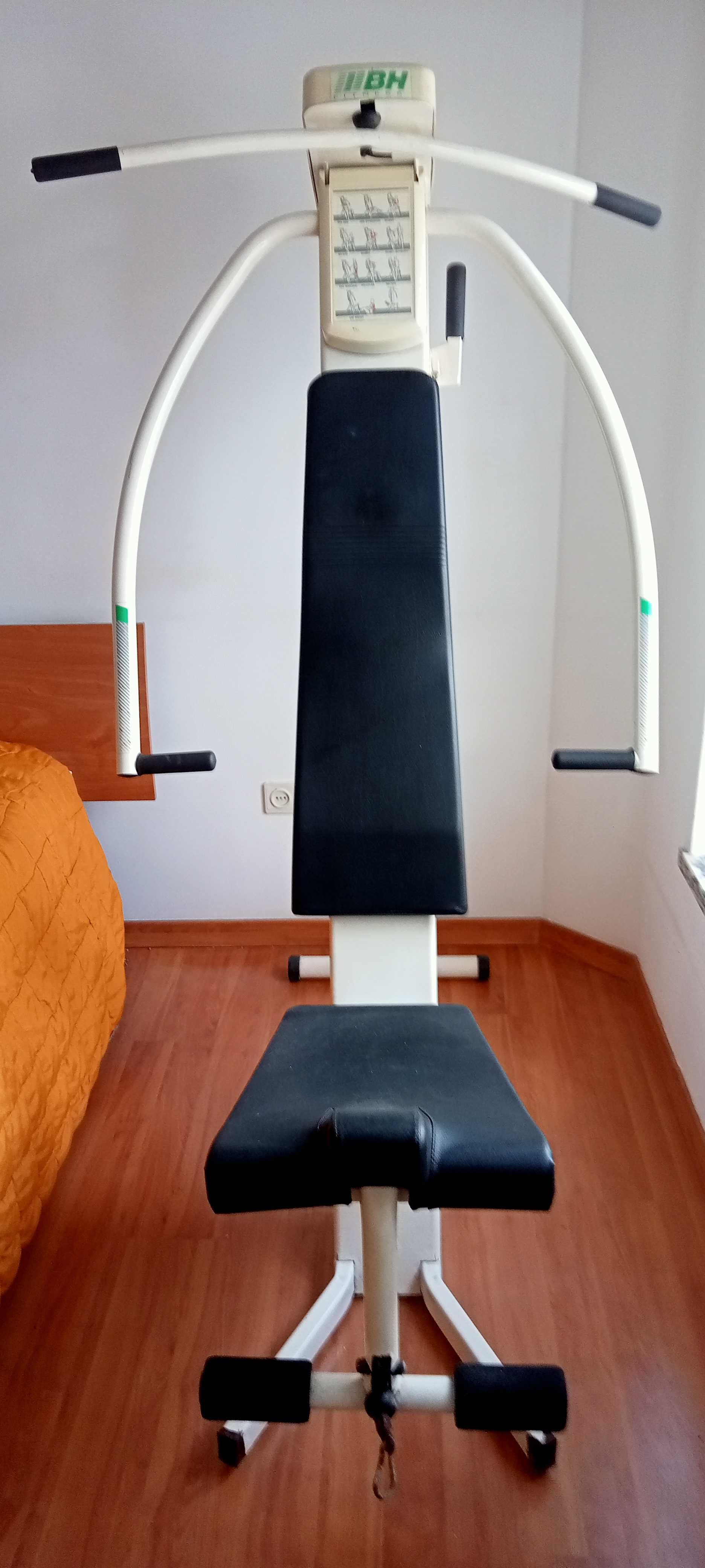 - Vendo máquina de musculação !