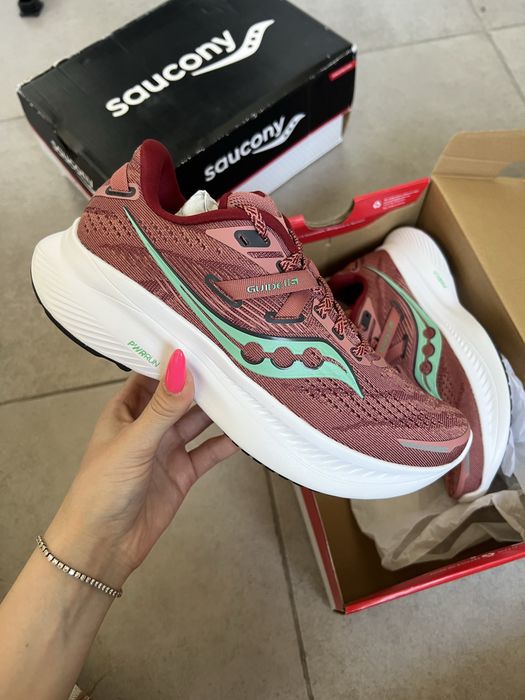 Жіночі кросівки Saucony Guide 16