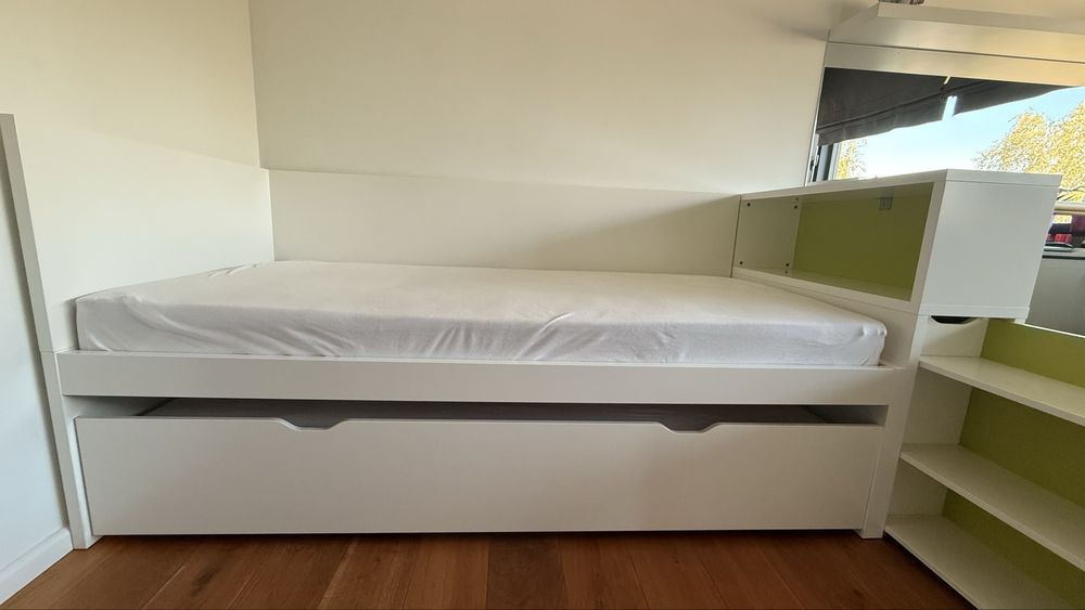 Łóżko w bardzo dobrym stanie w kolorze bialym 207x97