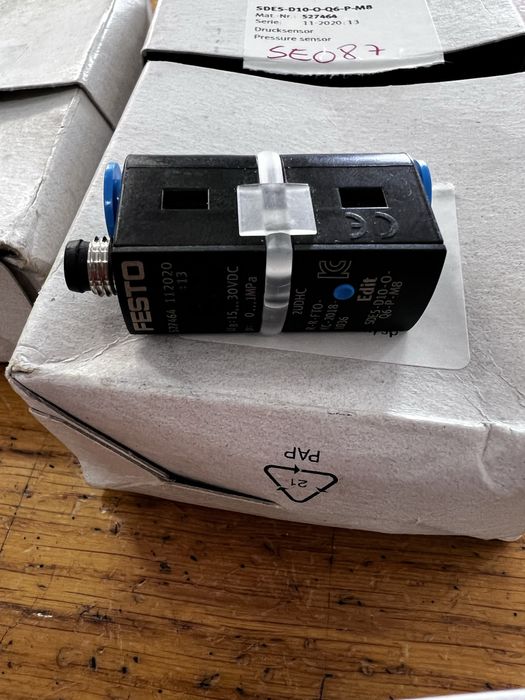 Sensor pressão Festo SDE5-D10-O-Q6-P-M8 - NOVO