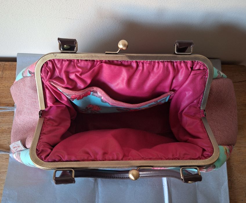 Mala de mão em tecido