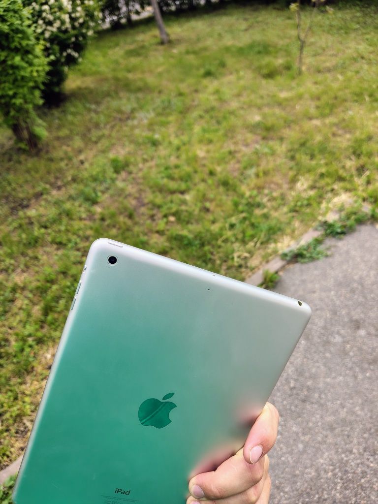 Продам! iPad 10.1 32 gb