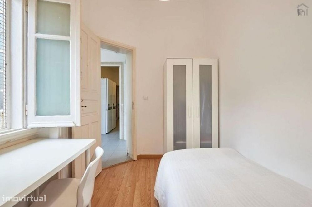 674522 - Quarto com cama de solteiro em...