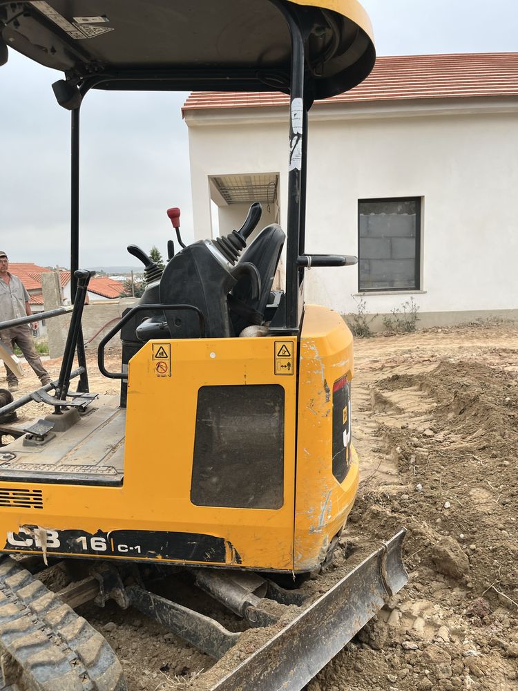Mini giratoria escavadora jcb 1.6c ano 2020