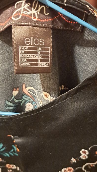 Blusa acetinada preta
