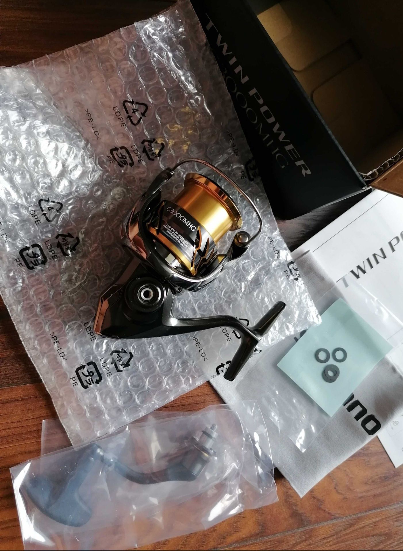 Shimano Twin Power TP C3000MHG FD Japan 04141 5SF29E032 Nowy Gwarancja