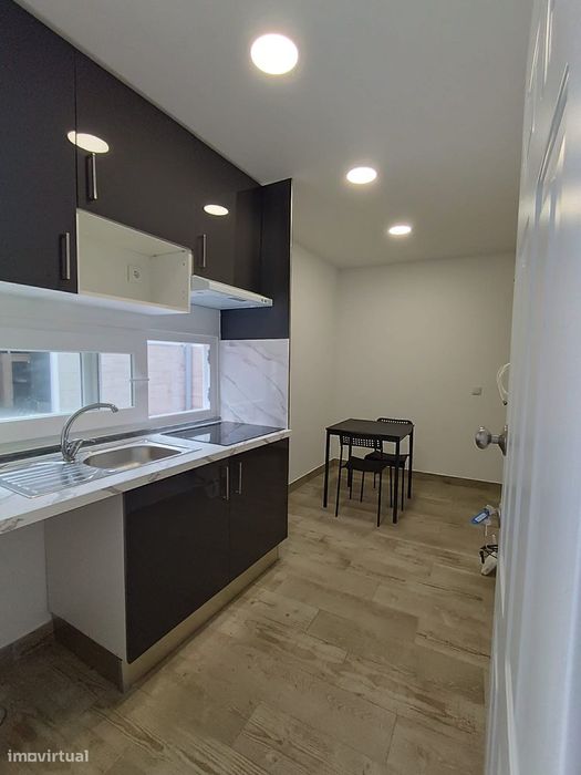 T1 remodelado na Abrigada - Temos outra tipologia(T0)