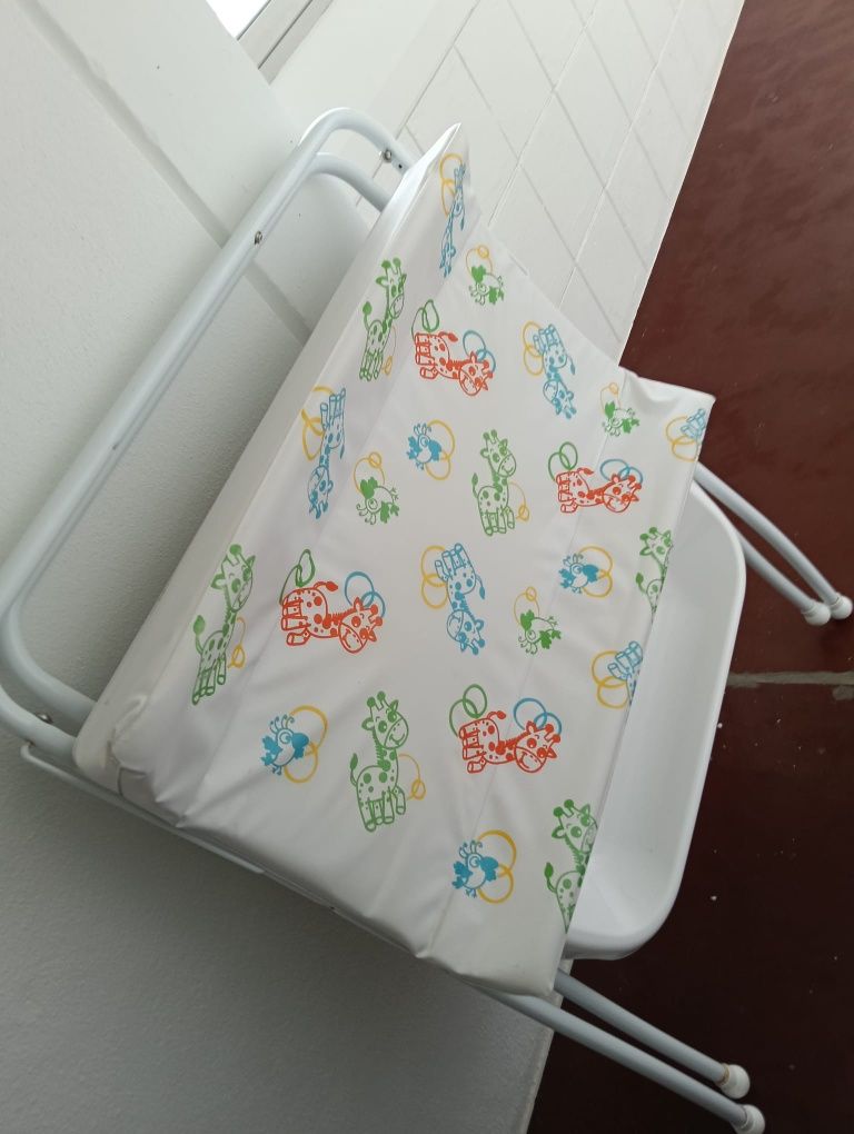 Venda de muda fraldas completo como novo