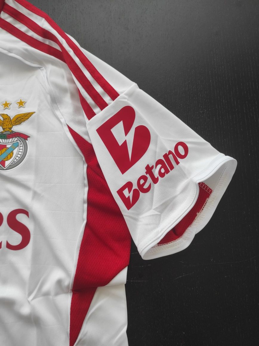 Camisola Alternativa Branca do Benfica, tamanho L, com o Nome: Anabela