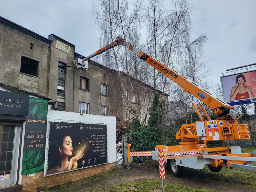 Usługi dzwigiem samojezdnym / żurawiem
