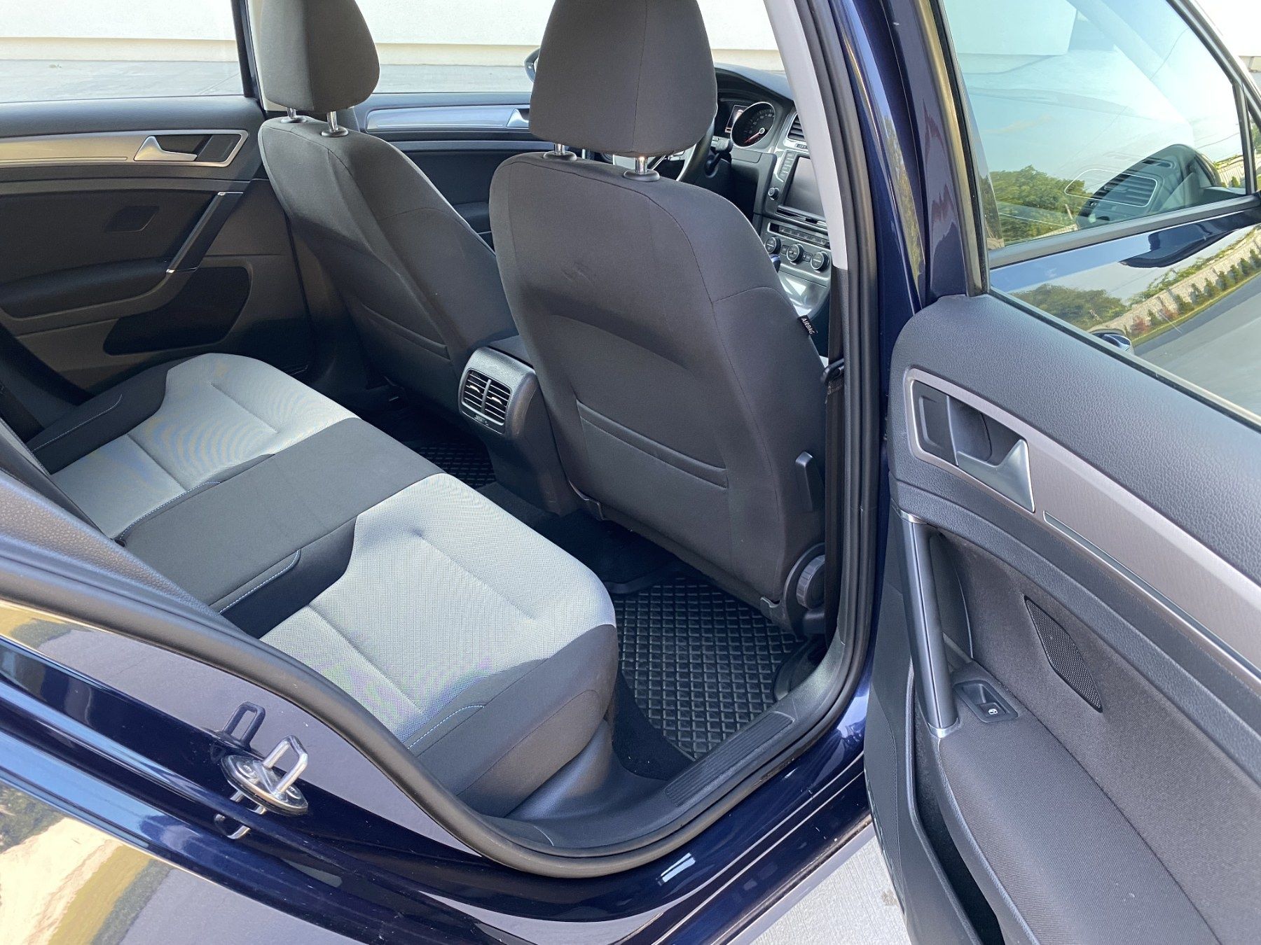 E-Golf 2015 8200$