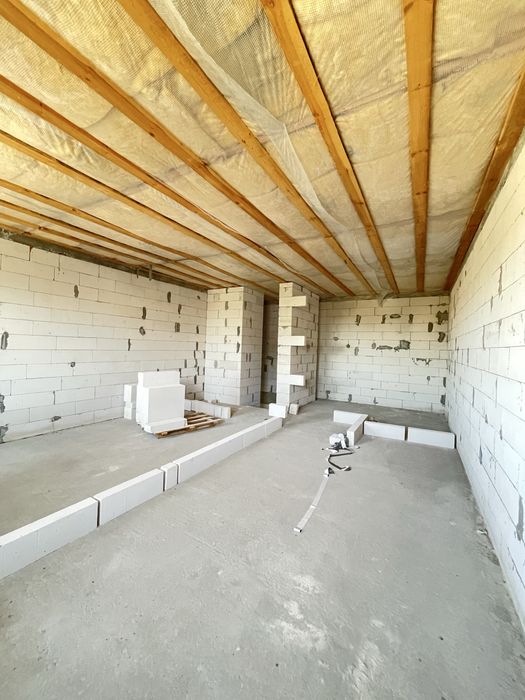 Продам ТАУНХАУС в центрі Вишневого без ремонту БЕЗ КОМІСІЇ