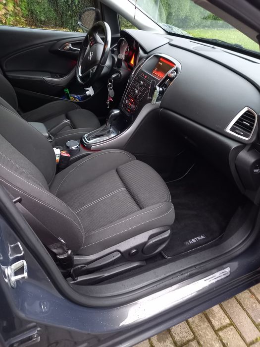 Opel Astra J kombi cosmo