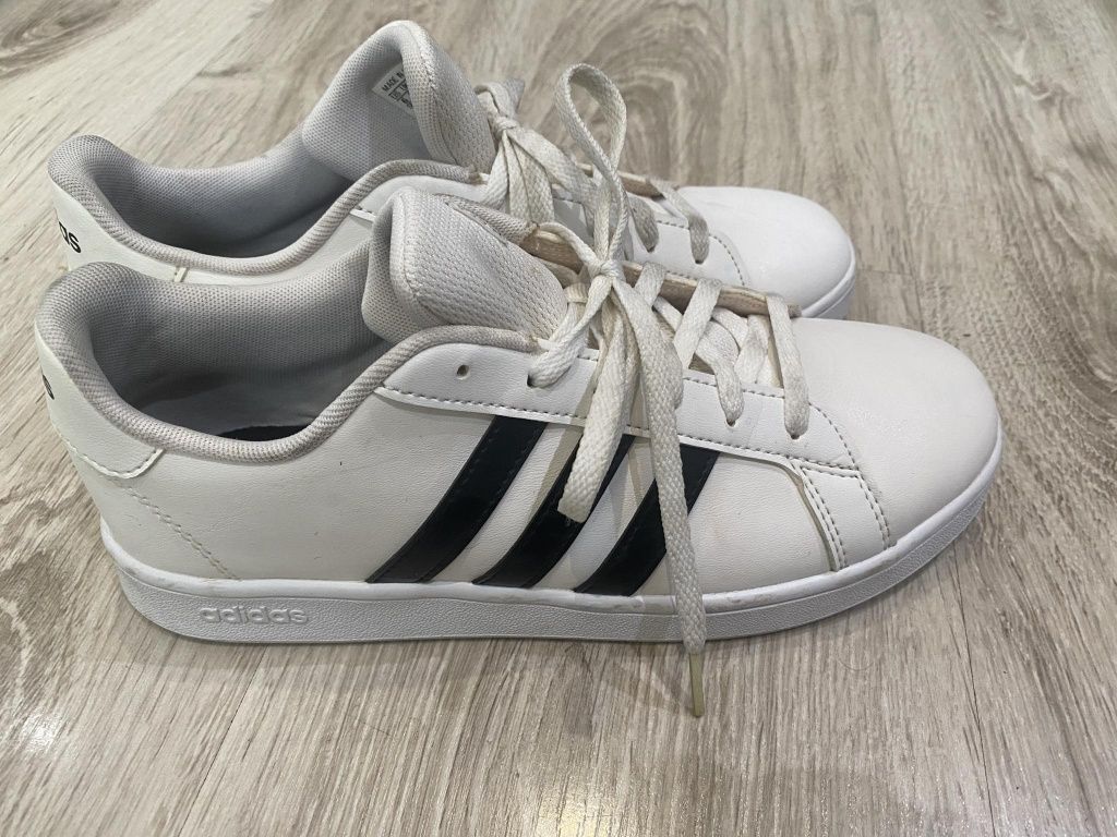 Adidas Grand Court damskie buty białe sportowe rozmiar 38,5
