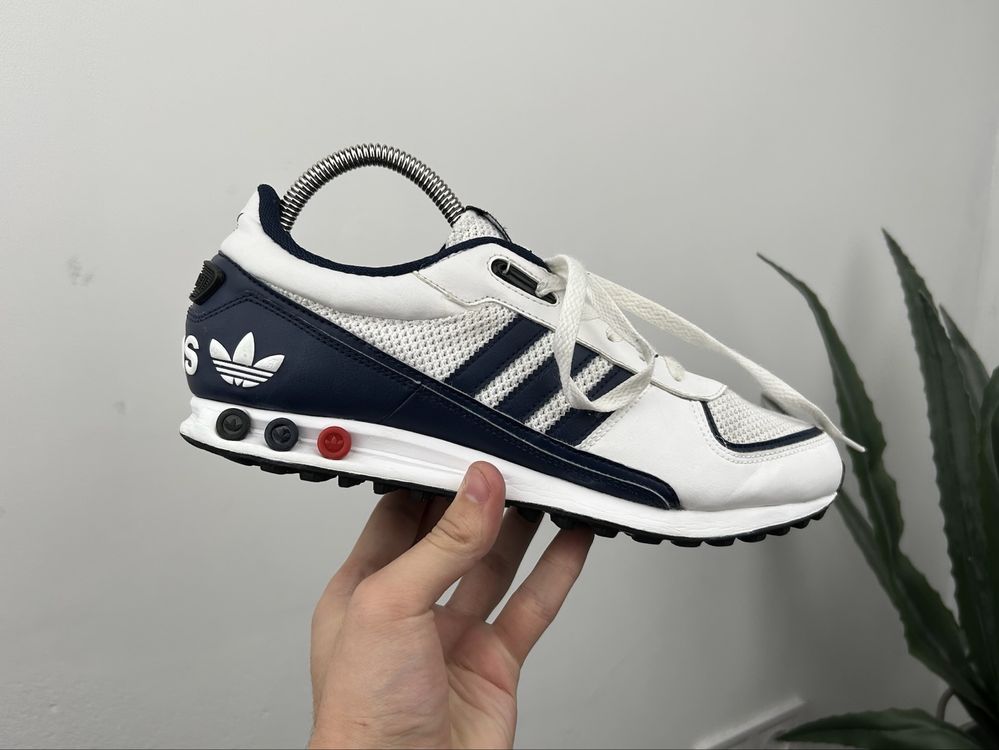 Оригінал! Кросівки Adidas La Trainer 42.5 розмір 03729