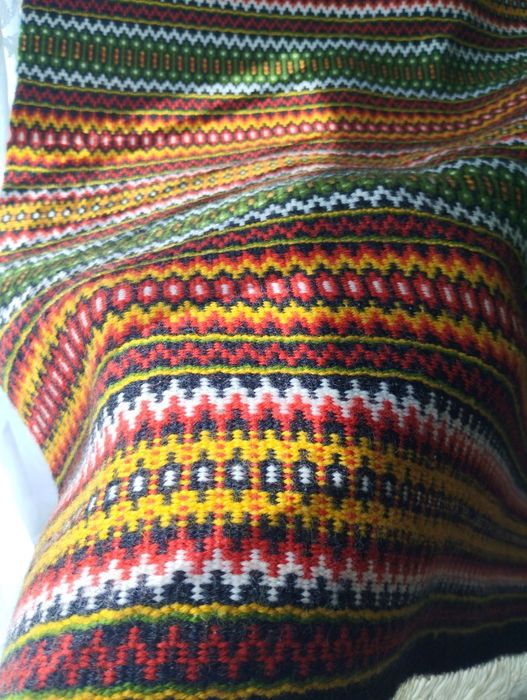 Давня килимова доріжка в етно стилі