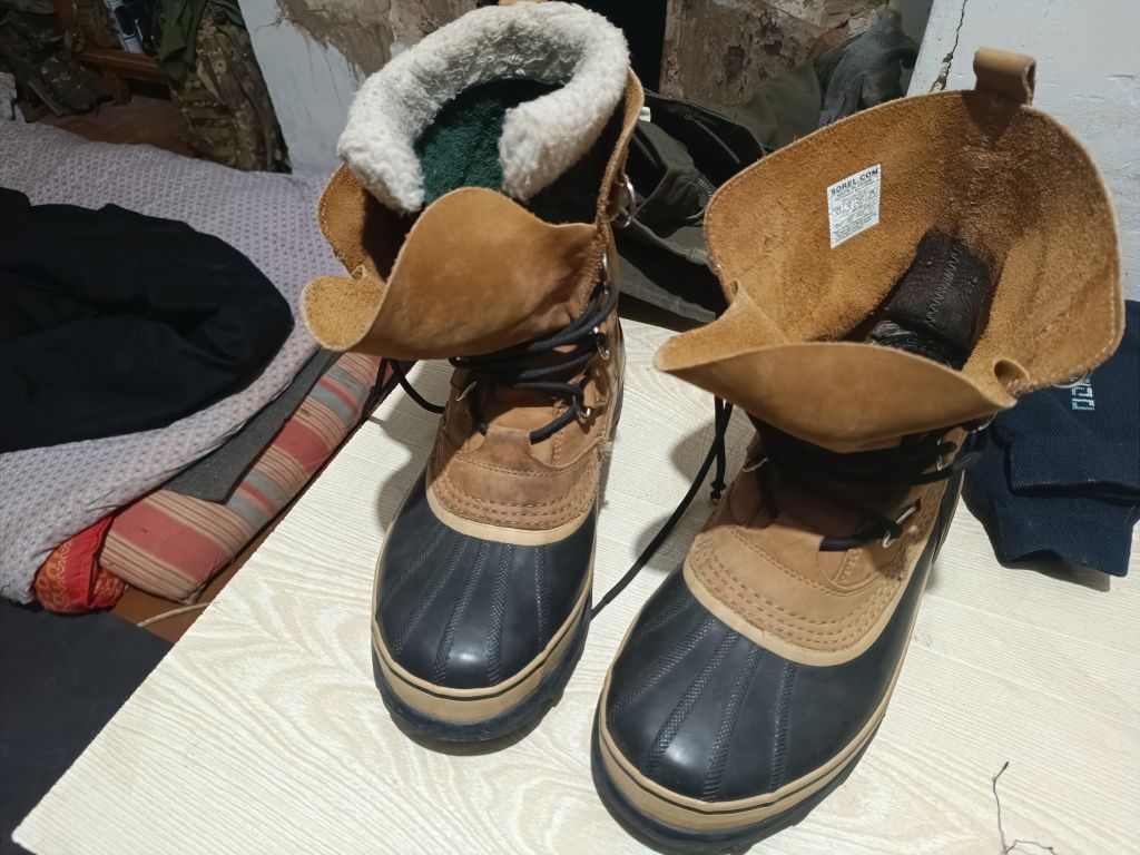 Продам дуже класні оригінальні зимові чоботи Sorel Caribou