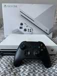 Xbox One S 500 GB+ pad
