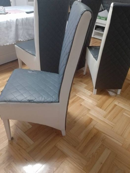 Krzesła do salonu używane b.wygodne 12szt.