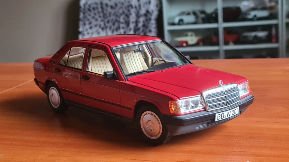 Mercedes 190 W201 Norec 1:18 diler edycion