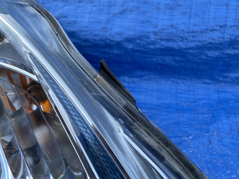 LAMPA przednia prawa NISSAN E-NV200 Europa prawy przód reflektor oem