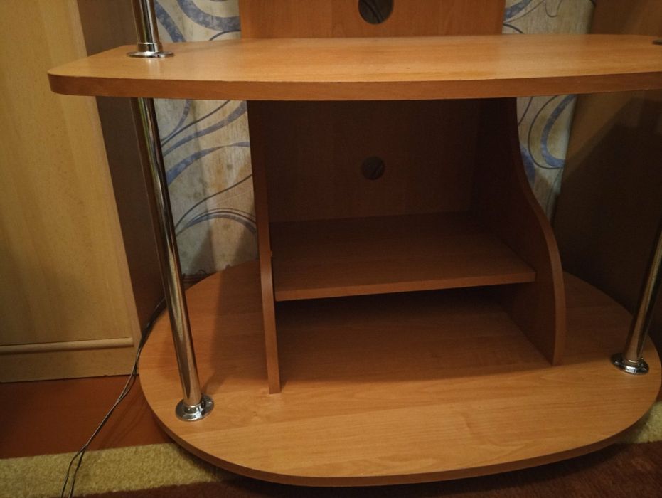 Этажерка для телевизора и другой техники