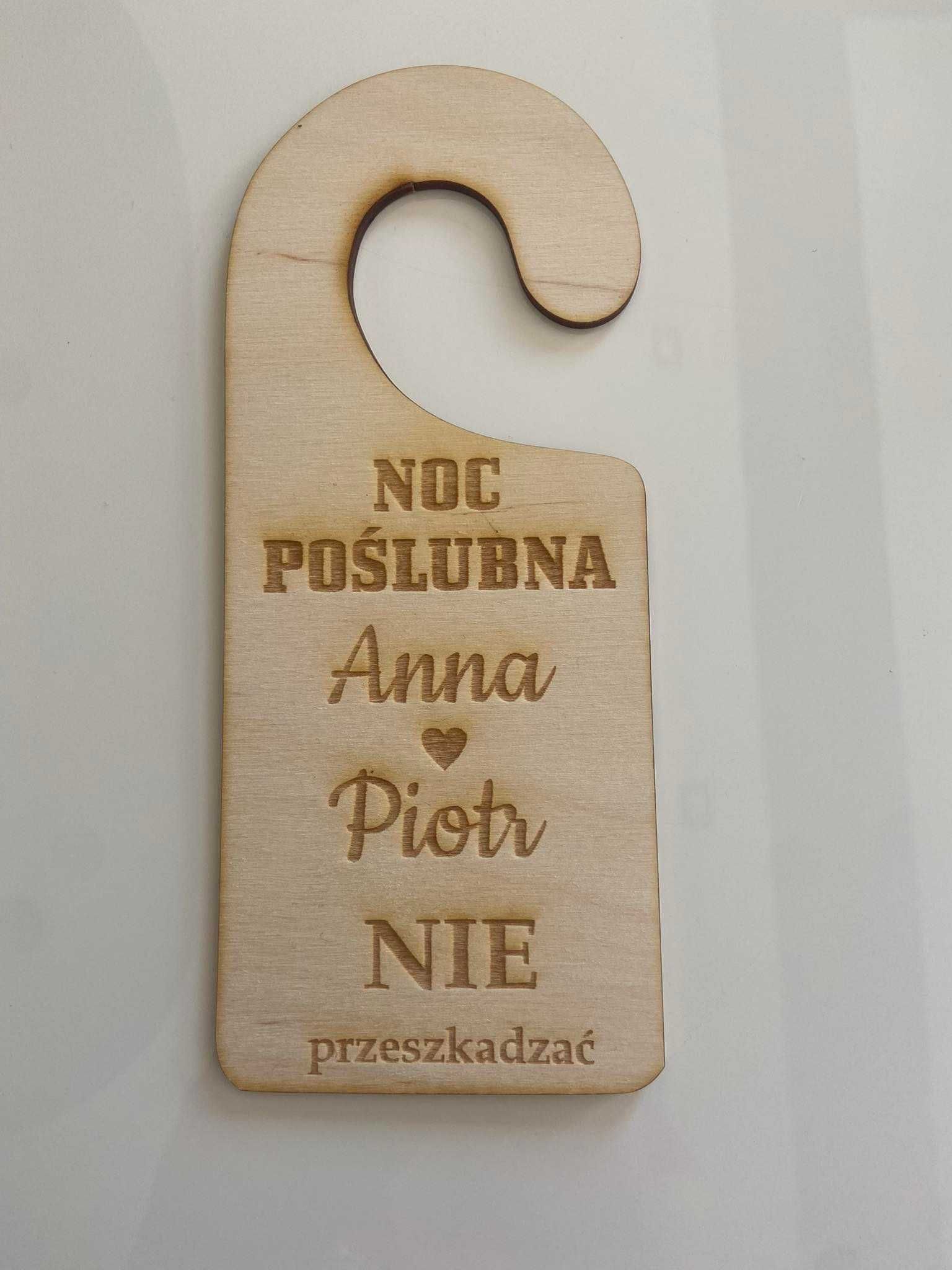 Zawieszka biała drewniana  nie przeszkadzać noc poślubna Para Młoda