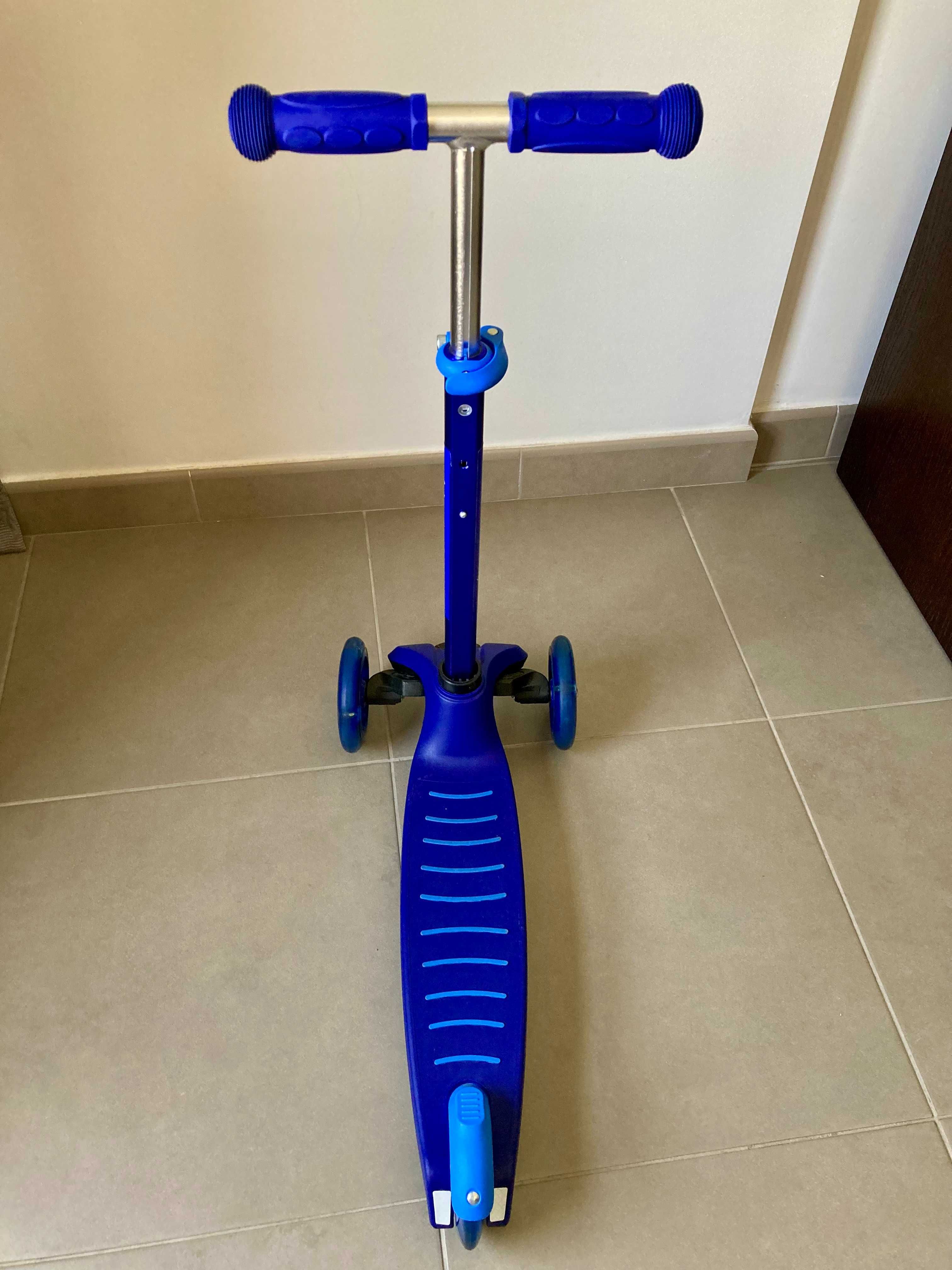 Trotinete com LED para Criança