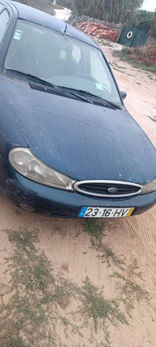 Ford Mondeo ghia 1.8 td