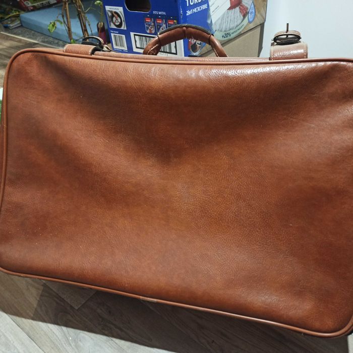 Antyk, walizka skórzana