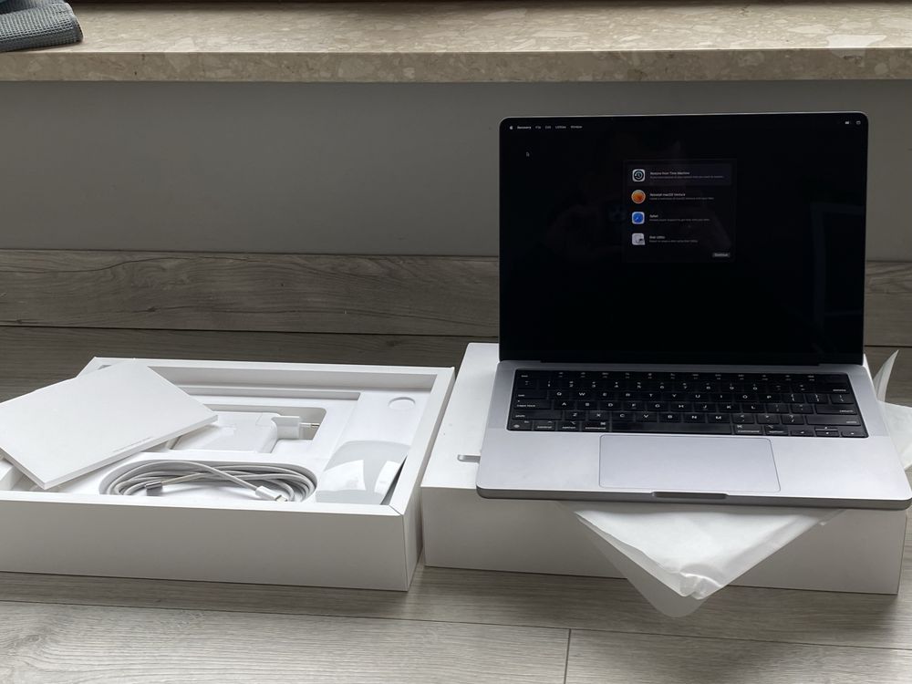 MacBook 14 PRO M2 PRO 16gb/1tb