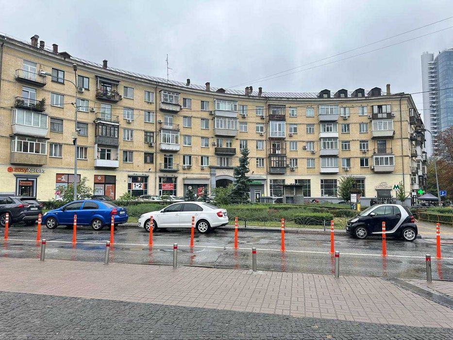 Продаж ЦЕНТР 3 кімн, сталінка, вул Мечнікова 10/2 метро Кловська