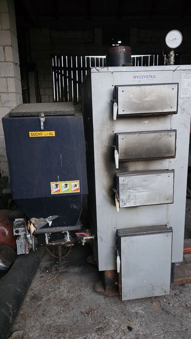 Urzadzenie grzewcze piec