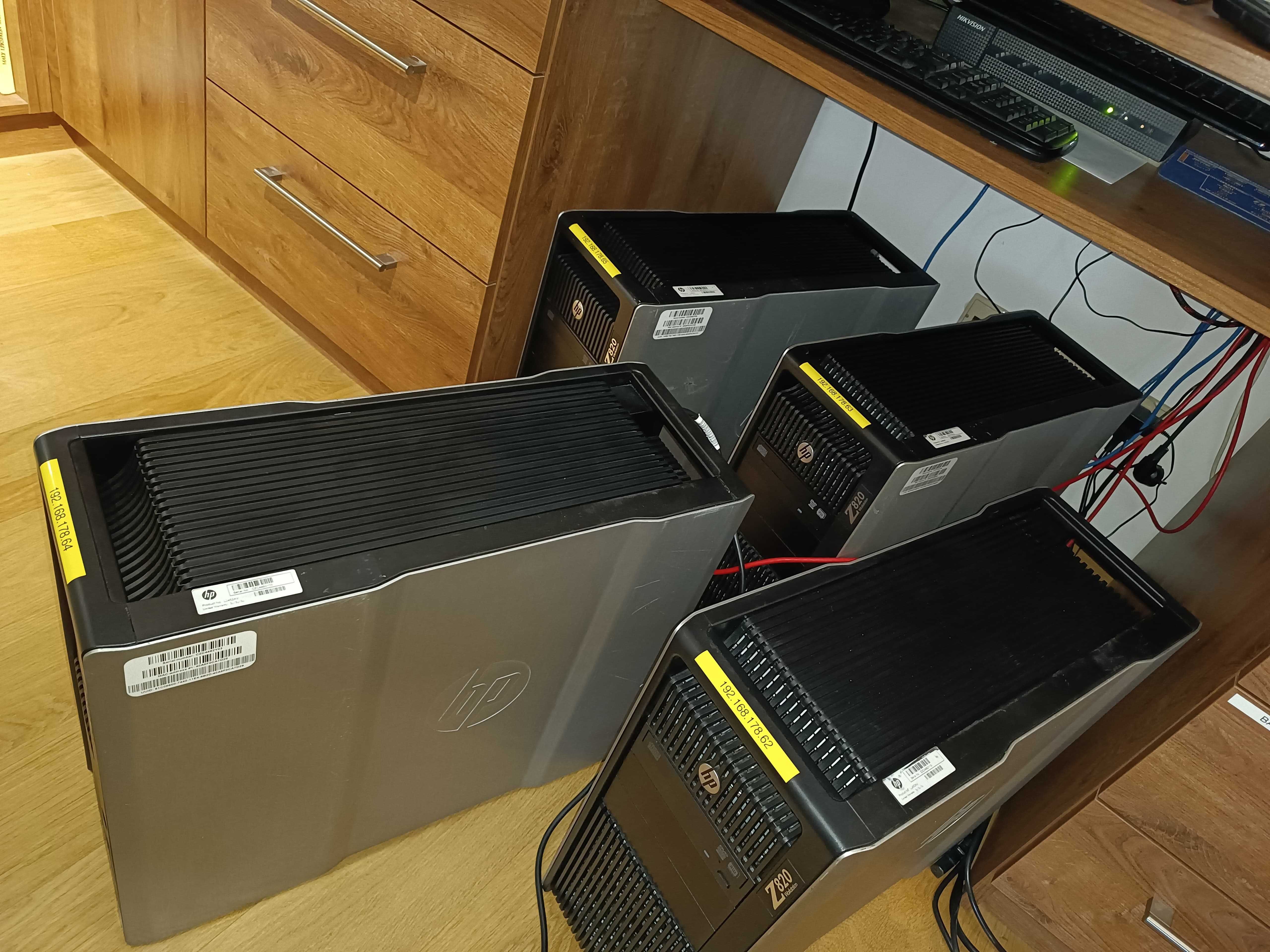 Komputer PC Stacja Robocza HP Z820 2x Xeon E5-2670v2 128GB RAM 2x SSD