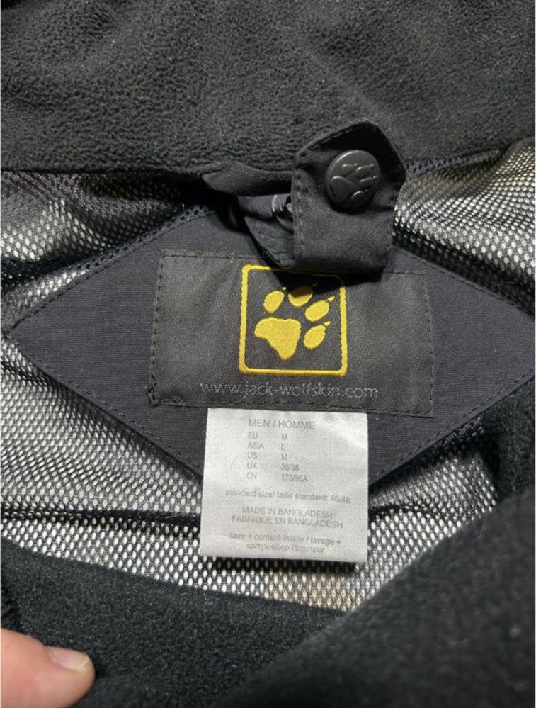 Jack Wolfskin куртка оригінал на весну / осінь